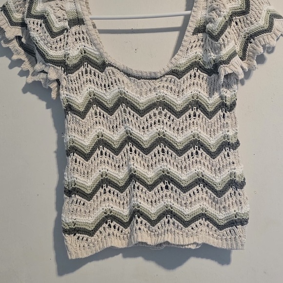 Blu Pepper Cream and Gray Knit Top - Picture 5 of 10